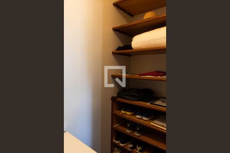 Casa de condomínio à venda com 422m², 4 quartos e 4 vagasCLOSET QUARTO 3