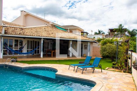 Casa de condomínio à venda com 422m², 4 quartos e 4 vagasÁREA EXTERNA