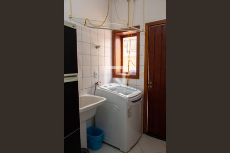 Casa de condomínio à venda com 422m², 4 quartos e 4 vagasÁREA DE SERVIÇO