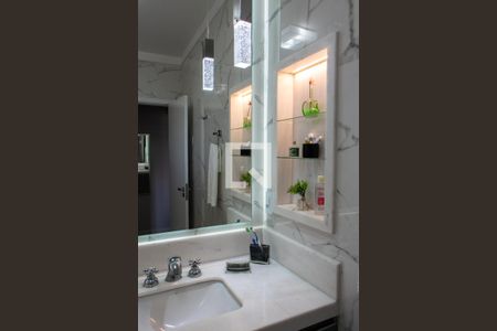 Casa de condomínio à venda com 422m², 4 quartos e 4 vagasBANHEIRO SOCIAL