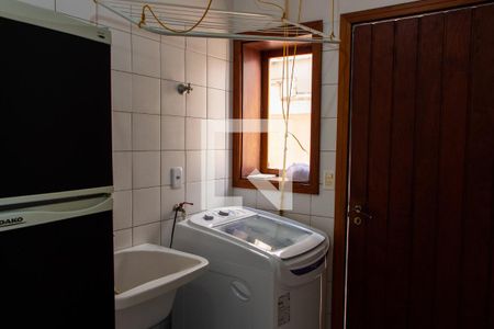 Casa de condomínio à venda com 422m², 4 quartos e 4 vagasÁREA DE SERVIÇO