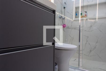 Casa de condomínio à venda com 422m², 4 quartos e 4 vagasBANHEIRO DA SUITE 1