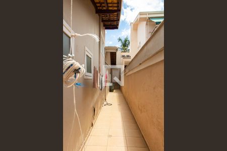 Casa de condomínio à venda com 422m², 4 quartos e 4 vagasÁREA EXTERNA