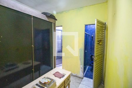 Quarto 1 de casa para alugar com 2 quartos, 60m² em Parque Santa Rita, São Paulo