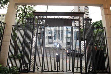 Apartamento à venda com 211m², 3 quartos e 3 vagasEntrada