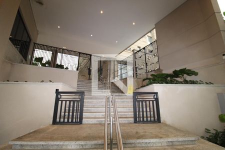 Apartamento à venda com 211m², 3 quartos e 3 vagasFachada e portaria