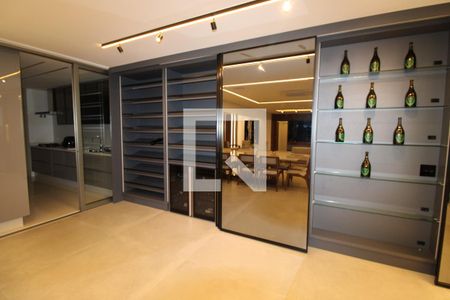 Apartamento à venda com 211m², 3 quartos e 3 vagasAdega