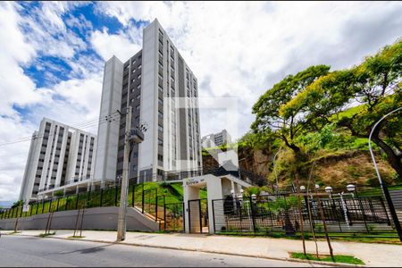 Apartamento para alugar com 51m², 2 quartos e 1 vaga Apartamento para alugar com 51m², 2 quartos e 1 vagaFachada