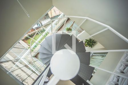 Apartamento à venda com 110m², 2 quartos e 2 vagasEscadas - Piso inferior