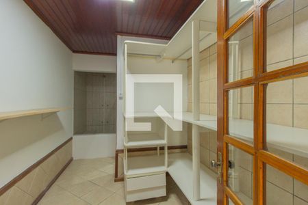 Closet da suíte de casa para alugar com 2 quartos, 150m² em Mathias Velho, Canoas