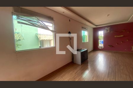 Sala 2 de casa à venda com 6 quartos, 220m² em Nova Cintra, Belo Horizonte