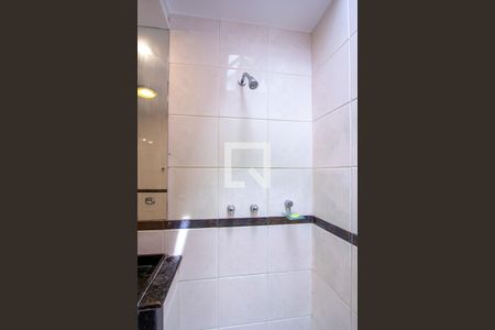 Casa de condomínio à venda com 340m², 6 quartos e 4 vagas Casa de condomínio à venda com 340m², 6 quartos e 4 vagasBanheiro Social 2