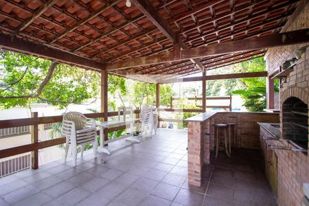 Casa de condomínio à venda com 340m², 6 quartos e 4 vagas Casa de condomínio à venda com 340m², 6 quartos e 4 vagasEspaço Gourmet