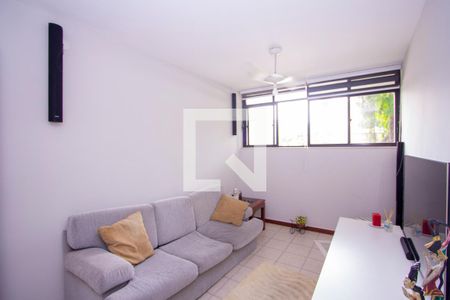 Sala de TV de casa de condomínio à venda com 6 quartos, 300m² em São Francisco, Niterói