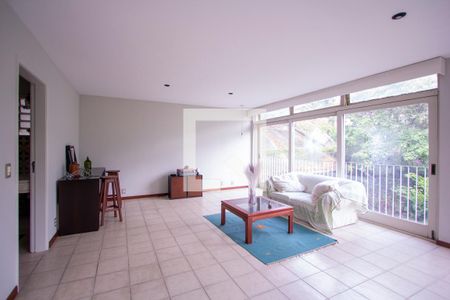 Casa de condomínio à venda com 300m², 6 quartos e 4 vagasSala