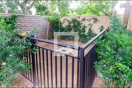 Casa de condomínio à venda com 106m², 2 quartos e 4 vagasÁrea comum - Pet