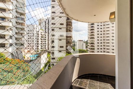 Apartamento à venda com 306m², 3 quartos e 6 vagasSuíte - Quarto 3 - Varanda