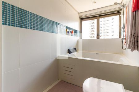 Apartamento à venda com 306m², 3 quartos e 6 vagasBanheiro - Quarto 1 e 2