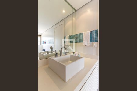 Apartamento à venda com 306m², 3 quartos e 6 vagasBanheiro - Quarto 1 e 2 - Pia