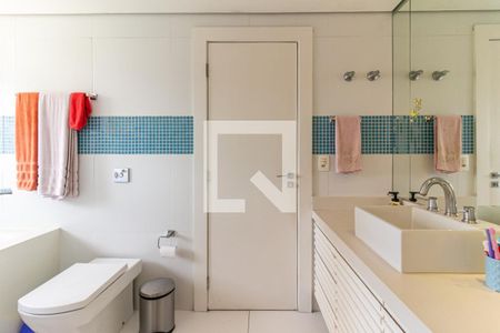 Apartamento à venda com 306m², 3 quartos e 6 vagasBanheiro - Quarto 1 e 2