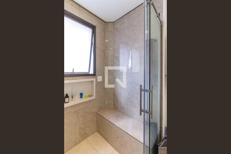 Apartamento à venda com 306m², 3 quartos e 6 vagasSuíte - Banheiro 2 - Box