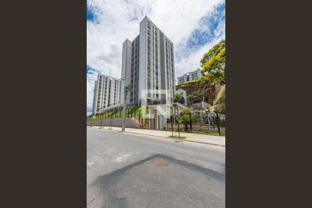 Apartamento para alugar com 48m², 2 quartos e 1 vaga Apartamento para alugar com 48m², 2 quartos e 1 vagaFachada