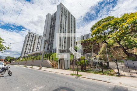 Apartamento para alugar com 48m², 2 quartos e 1 vaga Apartamento para alugar com 48m², 2 quartos e 1 vagaFachada