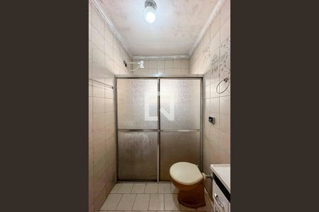 Banheiro de casa para alugar com 1 quarto, 100m² em Parque Nações Unidas, São Paulo
