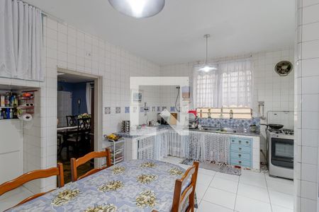 Casa à venda com 215m², 3 quartos e 2 vagas Casa à venda com 215m², 3 quartos e 2 vagasCozinha