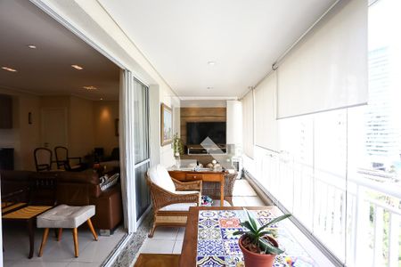 Apartamento à venda com 128m², 3 quartos e 2 vagasVaranda