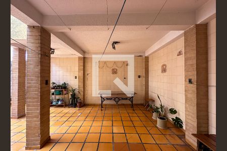 Casa à venda com 300m², 4 quartos e 2 vagasQuintal