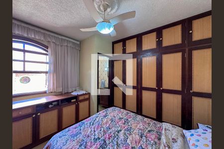 Casa à venda com 300m², 4 quartos e 2 vagasSuíte