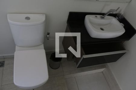 Banheiro de casa para alugar com 1 quarto, 40m² em Água Rasa, São Paulo