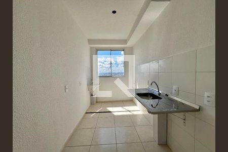 Cozinha de apartamento para alugar com 2 quartos, 42m² em Arvoredo Ii, Contagem
