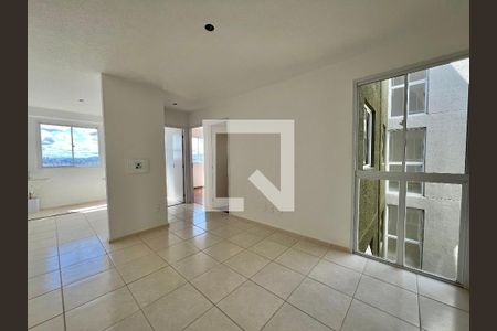 Sala de apartamento para alugar com 2 quartos, 42m² em Arvoredo Ii, Contagem