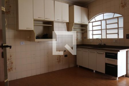 Casa para alugar com 250m², 3 quartos e 2 vagasCozinha 
