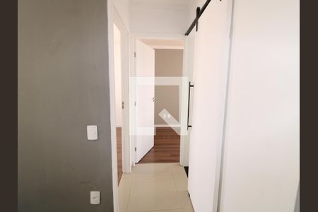 Corredor de apartamento para alugar com 2 quartos, 38m² em Vila Santos, São Paulo