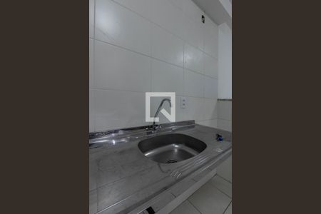 Sala/Cozinha/Área de Serviço de apartamento para alugar com 2 quartos, 32m² em Jardim Planalto, São Paulo