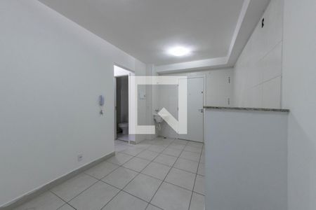 Sala/Cozinha/Área de Serviço de apartamento para alugar com 2 quartos, 32m² em Jardim Planalto, São Paulo