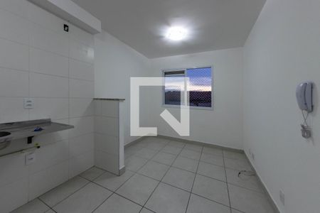 Sala/Cozinha/Área de Serviço de apartamento para alugar com 2 quartos, 32m² em Jardim Planalto, São Paulo