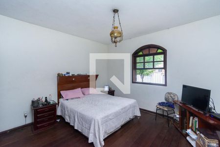 Casa à venda com 360m², 3 quartos e 2 vagasSuíte
