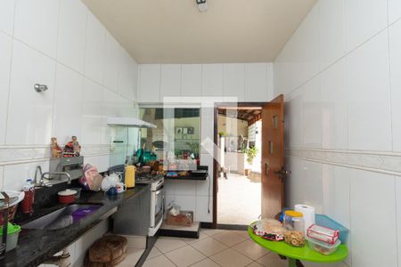Casa à venda com 360m², 3 quartos e 2 vagasCozinha