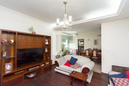 Sala de TV de casa à venda com 3 quartos, 360m² em Califórnia, Belo Horizonte