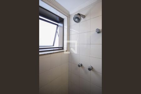 Apartamento à venda com 190m², 4 quartos e 3 vagasChuveiro do Banheiro da Suíte 1