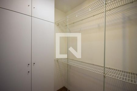 Apartamento à venda com 190m², 4 quartos e 3 vagasCloset da Suíte 4
