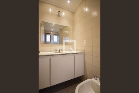 Apartamento à venda com 190m², 4 quartos e 3 vagasBanheiro Suíte 2