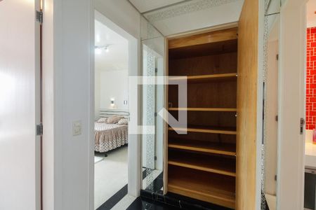 Apartamento à venda com 271m², 3 quartos e 3 vagasCorredor de Acesso Quartos e Banheiro