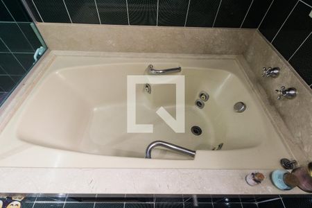 Apartamento à venda com 271m², 3 quartos e 3 vagasBanheiro Suíte 2 - Cobertura