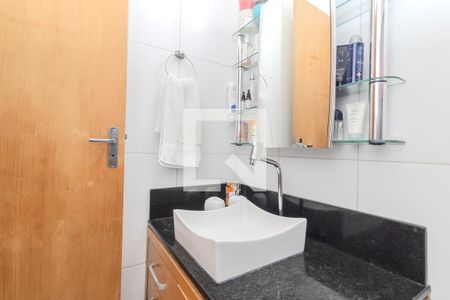 Casa de condomínio à venda com 98m², 3 quartos e 3 vagasBanheiro