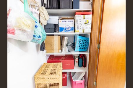 Apartamento à venda com 187m², 3 quartos e 1 vaga Apartamento à venda com 187m², 3 quartos e 1 vagaBanheiro de serviço